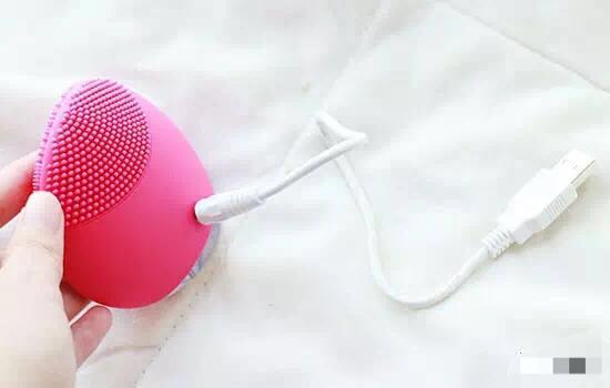 Luna潔面儀 科技護膚新寵，但“乙酸乙酯”成分引關注